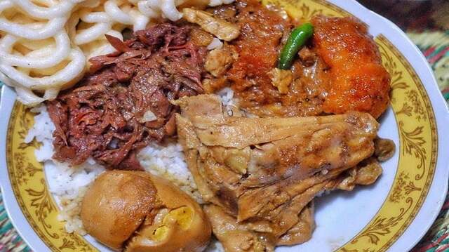 Makanan Legendaris Indonesia